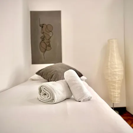 Urban Oasis M1 Lima Self-check-in