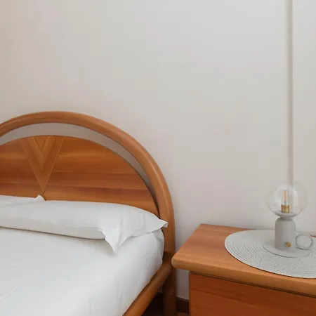 Apartament De Angeli San Siro Large Two-room