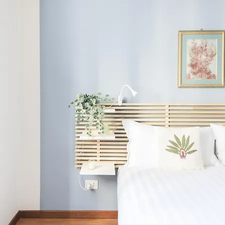 Easylife - - Ferrari 3 - Navigli Milaan