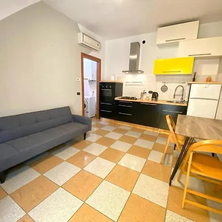 Apartamento Conte Rosso House V&l, Con Doppia Ampia Terrazza, Vista Coorte Interna, Vicino A Metropolitana M2 Lambrate Milán