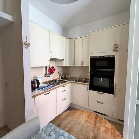 Gioire - Duomo 4 Metro Stops - Near Olympic Village