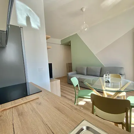 Apartment Metro S&m Home, Moderno E Confortevole Con Metro M3 Sotto Casa Milan