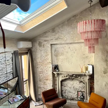 Charming And Design Attic Loft In Coolest Area Navigli Ticinese דירה *