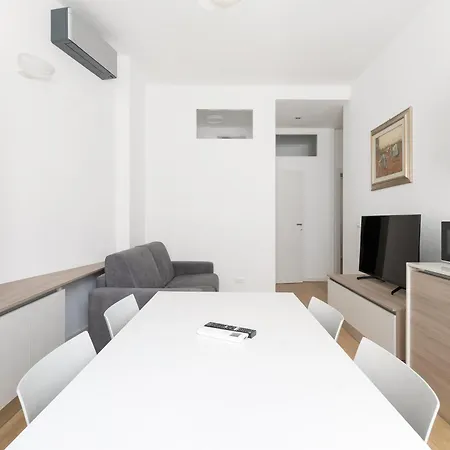 Porta Romana - Luminoso Bilocale * Mediolan