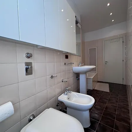 Apartman Bright With Balcony In Corso Xxii Marzo