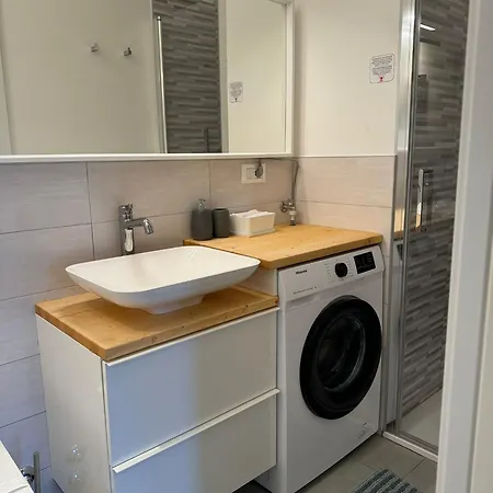 Ps Is Just Above The Subway M3 - 9mins To Duomo * 米兰