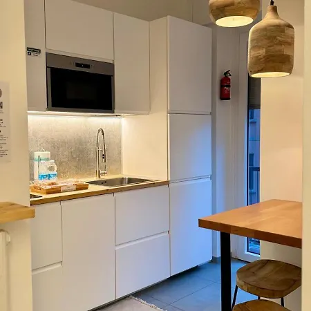 Ps Is Just Above The Subway M3 - 9mins To Duomo 公寓 *