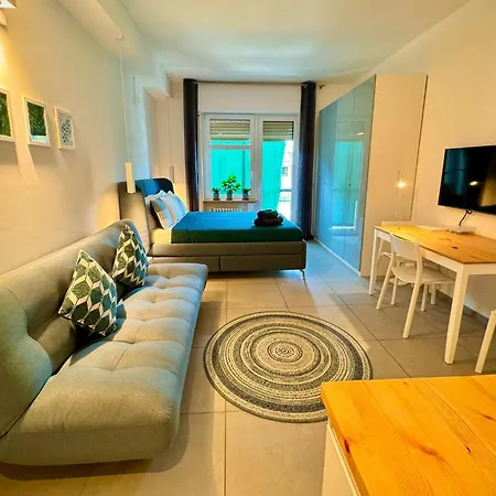 Ps Is Just Above The Subway M3 - 9mins To Duomo