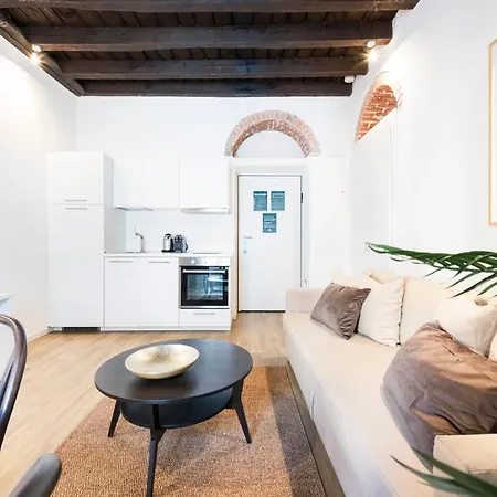 アパート The Magnificent *