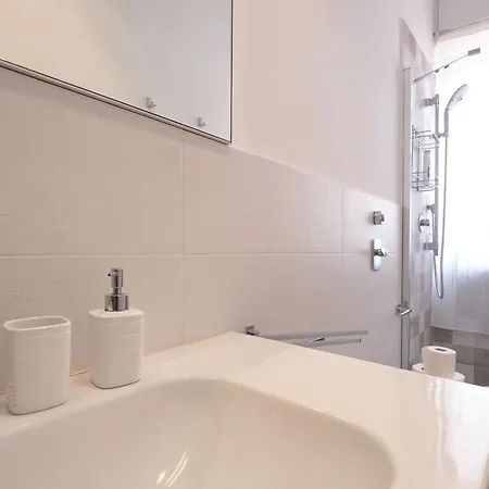 Primopiano - Lepontina Apartman Milánó