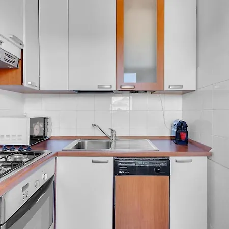 Metro M2 E Ac - Open Space Moderno A * Milan