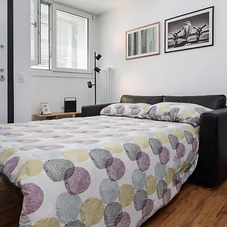 펜션 New - Loft 4 Pax - 50m From Metro - Private Entry