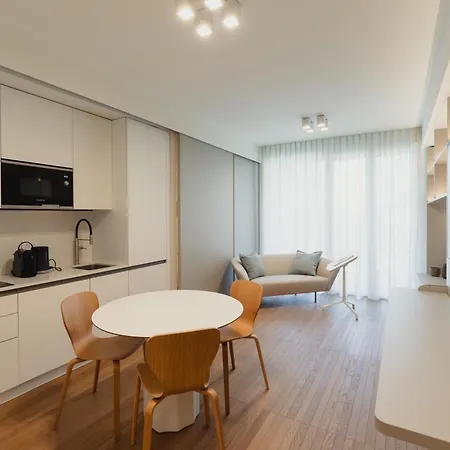 Gohost - Stylish 10 Min From Station 아파트 *