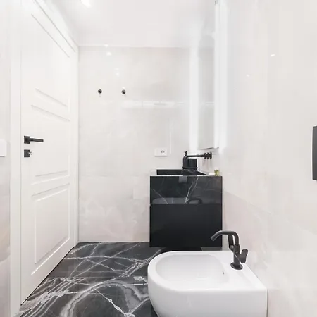 Easylife - - Medici 5 P2d - Duomo Daire