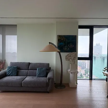 Elegant & Spacious In Solaria - View * Milán