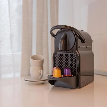 Elegant Little - Center - M4 Station شقة *