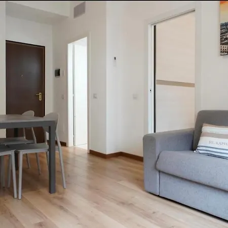 Casa Gioia- 5min Da Stazione Appartement