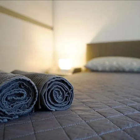 Casa Gioia- 5min Da Stazione Apartamento Milão