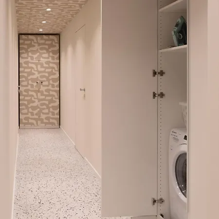 Апартаменты Vitrail - Metro M1 - Rembrandt 45 *