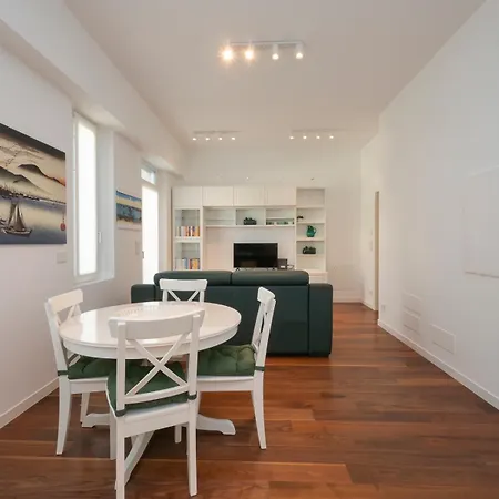 Modern Two-room In Corso Buenos Aires