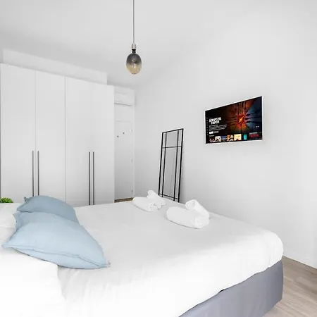 Bilocale Vicino Tram 2, Smart Tv E Internet Veloce Апартаменты