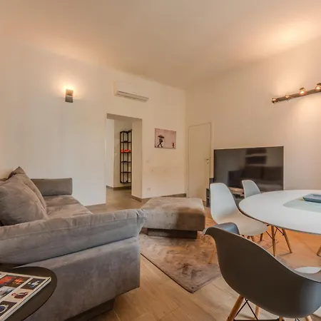 דירה Easytopstay - Moscova Elegant *