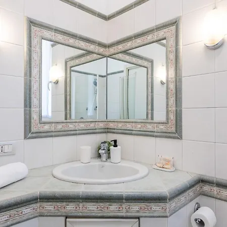 Flat In Center With Terrace, Near Garibaldi Fs Lägenhet Milano