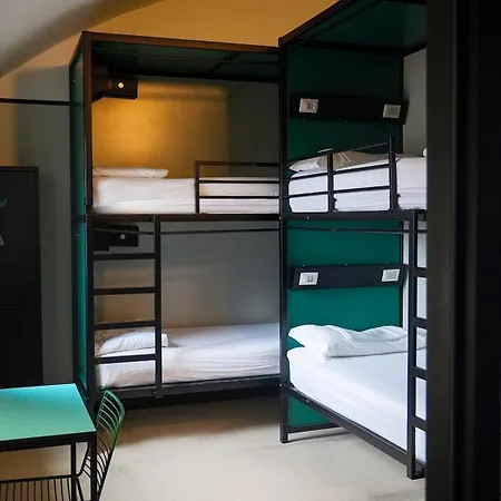 Yellowsquare Hostel Milán