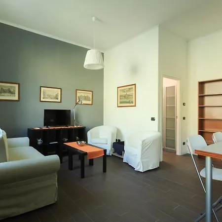 Economico E Strategico A Quattro Fermate Da Piazza Duomo アパート *