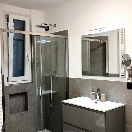 Hostmate - - Pistrucci * 米兰