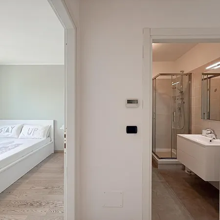 80m2, 7 Piano, Bilocale Con 2 Terrazze E 2 Bagni 公寓 *