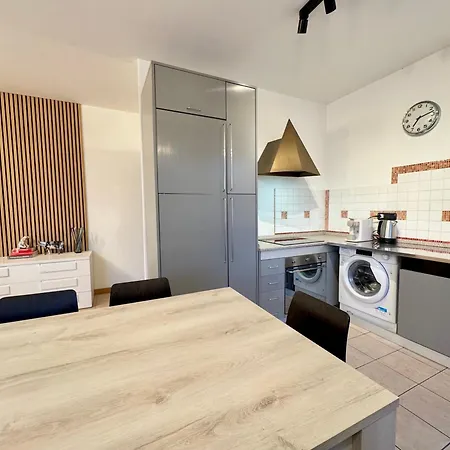 Spacious 2-bedroom With Large Terrace Daire *