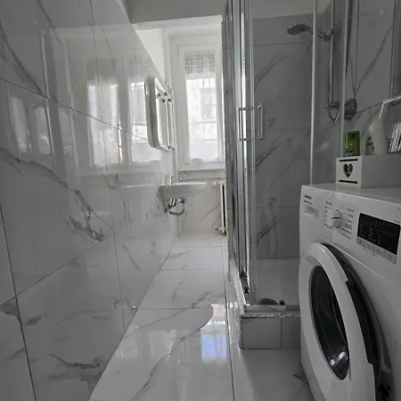 شقة Rent In Bilocale Di 40 Mq Con Parcheggio ميلان