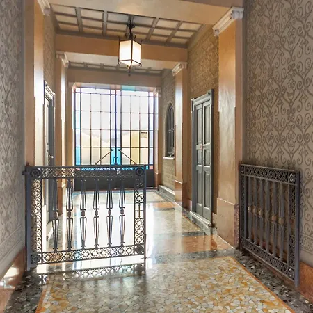 Youhosty - Arco Della Pace *