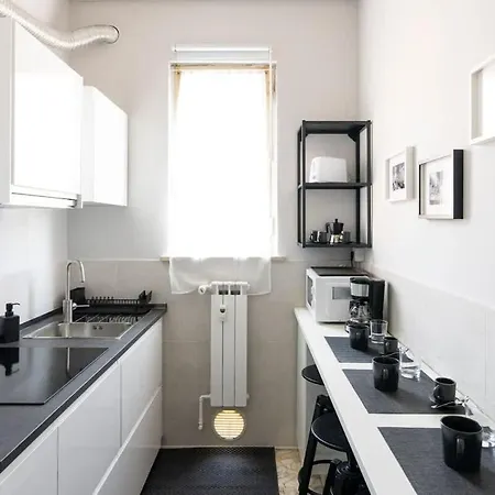 Contrasti - Black & White * Milano