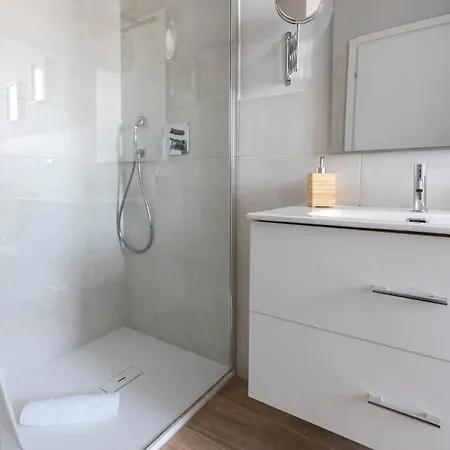 Contrasti - Black & White Milano