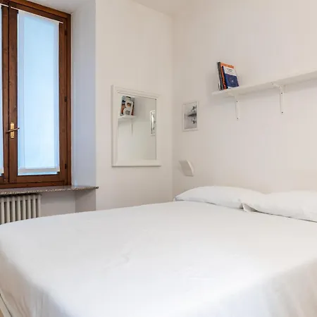 Quiet Only A Few Steps Away From Mm Ptvenezia * Milaan