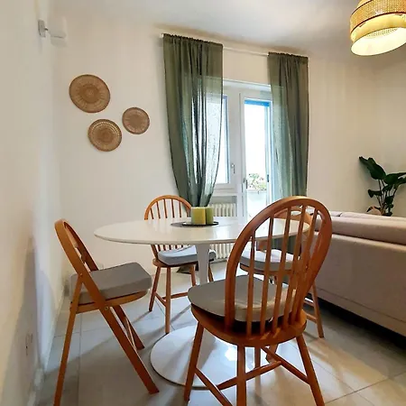 - Cozy & Connected Apartment