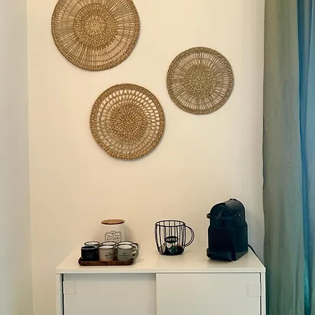 - Cozy & Connected Apartment *