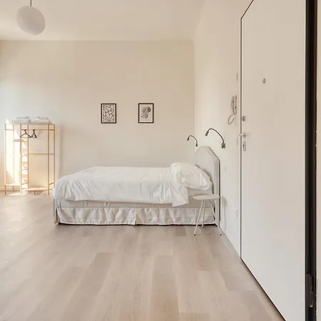 Hostmate - - Doria's Light - Stazione 公寓 *