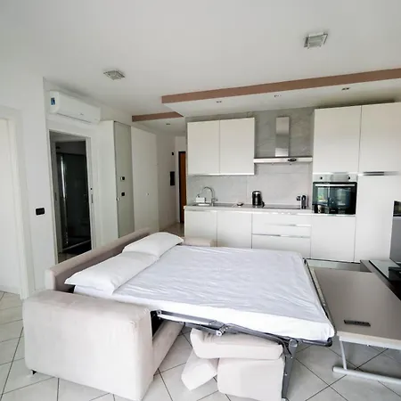 Panoramic Terrace 16th Floor Private Parking Apartment Mailand