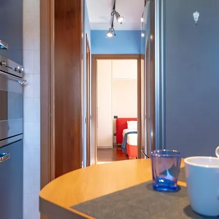 Apartment Free Private Parking Available
