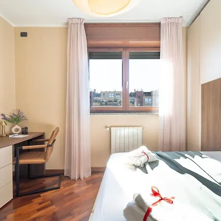 Free Private Parking Available Apartment Milan