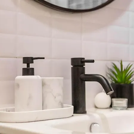 Youhosty - Design Isola