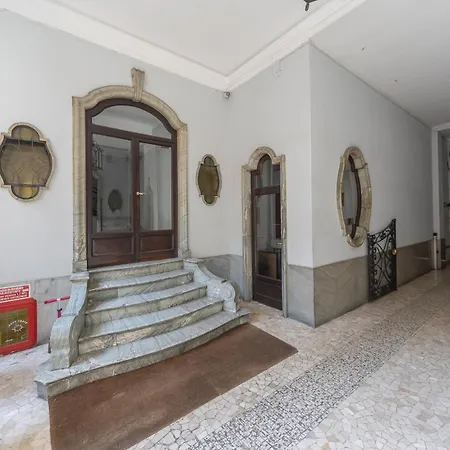 Sunny With Terrace In Center By Rentopolis * Милан
