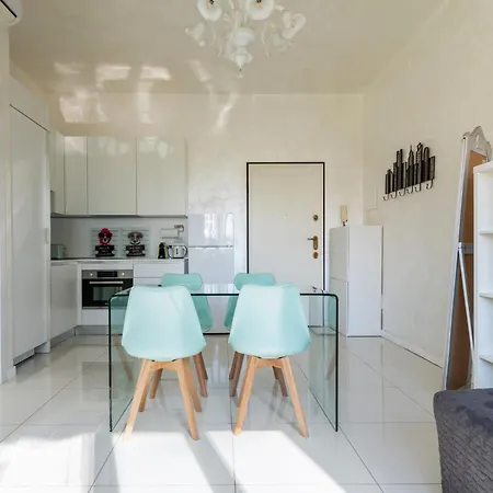 Designer House In Repubblica Milaan