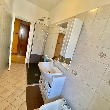 Appartamento Beada Home, A Pochi Passi Dal Centro Storico E Da Navigli, Con Fermata Metropolitana Vicino Casa *