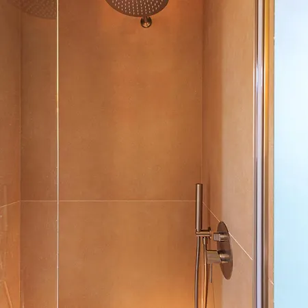 Peaceful, In The Center Of Garibaldi Train Station Brera Milaan