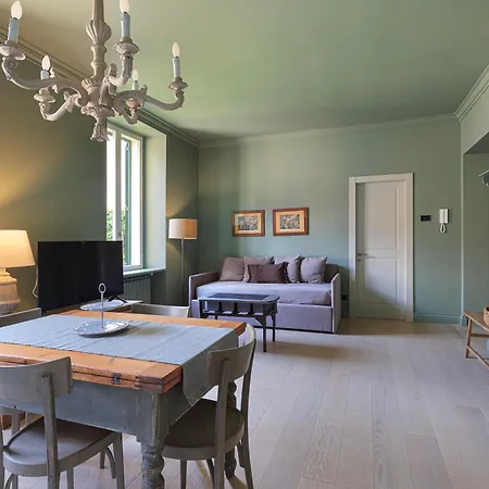 Peaceful, In The Center Of Garibaldi Train Station Brera * Milaan