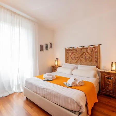 Apartamento Paolo Sarpi, 36 - Inside *